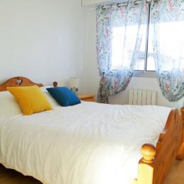 La chambre avec un lit en 140 - Location de vacances - Saint Gilles Croix de Vie