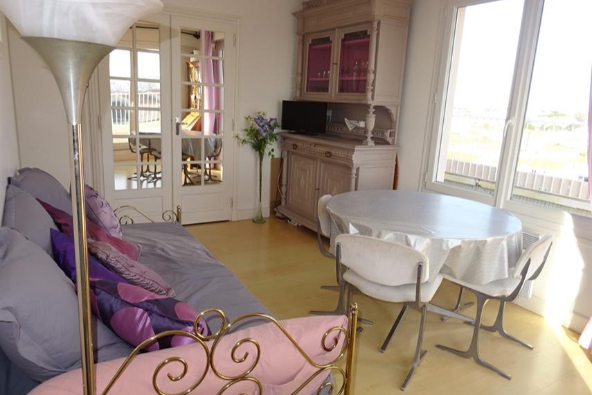 Séjour avec un lit en 90 - Location de vacances - Les Sables-d'Olonne
