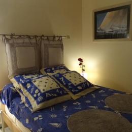 Chambre avec 1 lit 140 - Location de vacances - Les Sables-d'Olonne