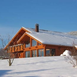 Chalet sous la neige bien exposé - Chambre d'hôtes - Gérardmer