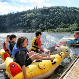 Bouée Tractée - Camping des Lacs*** - Location de vacances - Celles-sur-Plaine