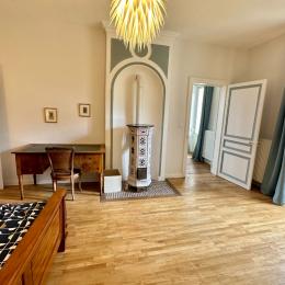 Chambre 2 et son bureau de travail  - Villiers - Château Viéndal - Location de vacances - Vaudoncourt