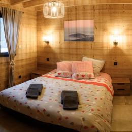 Chambre avec lit 160x200 (RDC) - Le Domaine des Mésanges - Location de vacances - Plainfaing