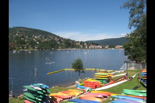 Lac de Gérardmer et sa base nautique à 5 min à pied - Appartement Jaune Jonquille - Location de vacances - Gérardmer