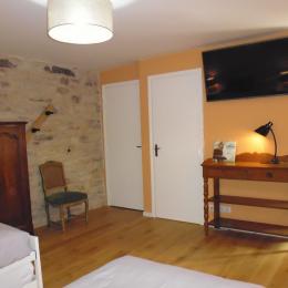 Le Petit Feigne - la chambre vue depuis le lit - Chambre d'hôtes - Plombières-les-Bains
