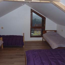 Chambre étage 4 pers - Location de vacances - Le Tholy