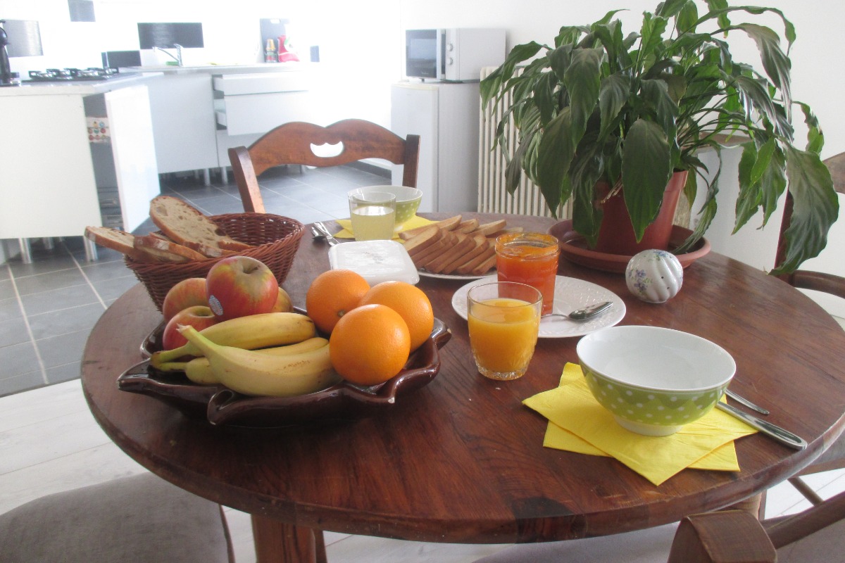 petit déjeuner - Gîte la Frégate - Location de vacances - Charmois-l'Orgueilleux