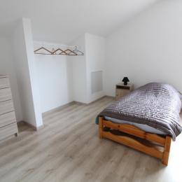 Chambre étage 3 pers - Location de vacances - Saulcy-sur-Meurthe