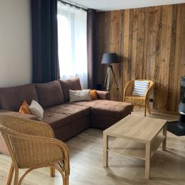 salon avec poêle à bois - Le Refuge d'Annelise - Location de vacances - Gérardmer