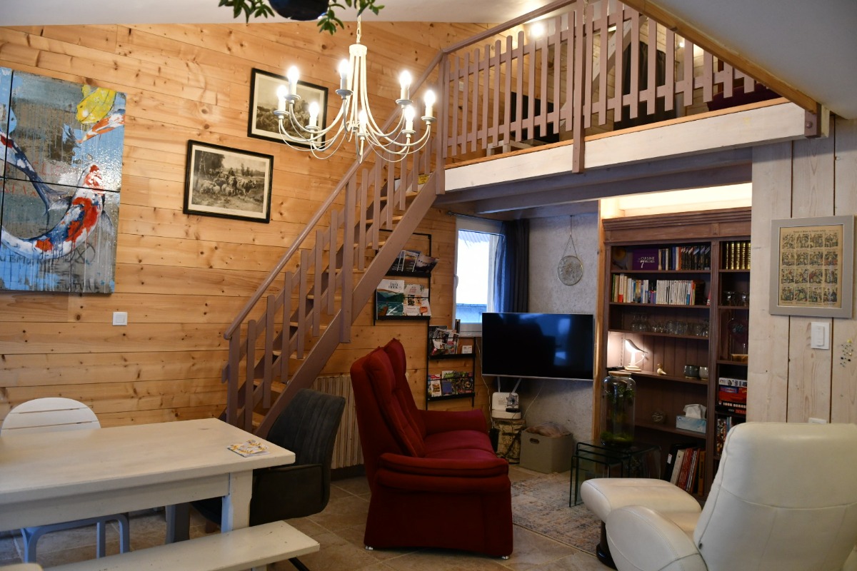 Vue panoramique salle à manger, séjour, dégagement avec piano - Le Cincle - Location de vacances - La Bresse