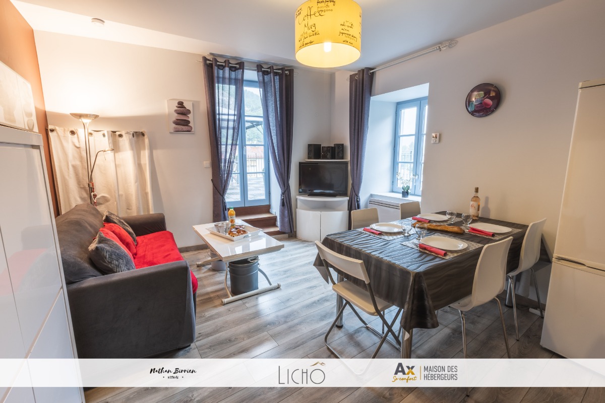 Salle à manger, cuisine et salon avec accès privé sur la terrasse de 70 m2 - Location de vacances - Ax-les-Thermes