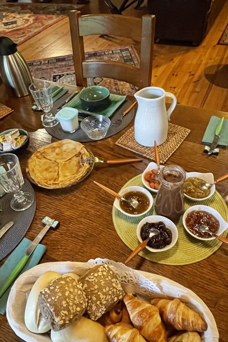 Petit déjeuner - Chambre d'hôtes - Rabat-les-Trois-Seigneurs